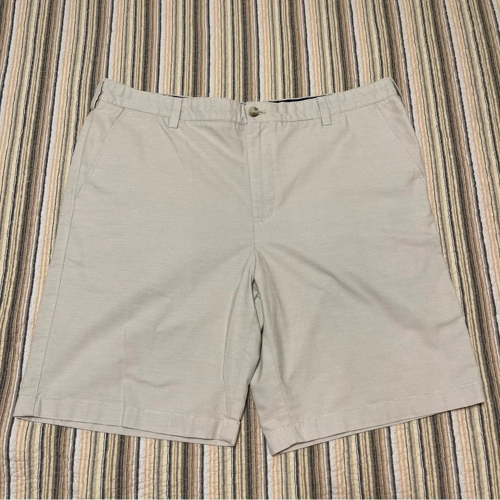 Van Heusen Classic Beige Men’s 40 Flat Front Golf Shorts